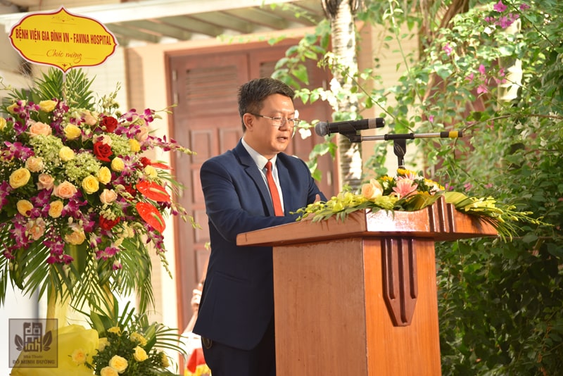 BS, lương y Đỗ Minh Tuấn - Giám đốc chuyên môn nhà thuốc Nam Đỗ Minh Đường phát biểu tại buổi lễ