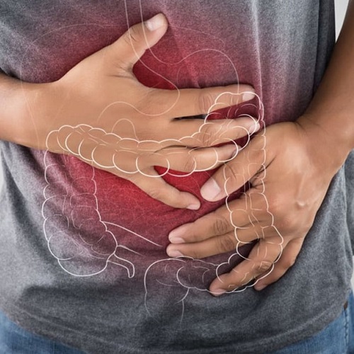 Đau bụng là triệu chứng thường gặp của bệnh