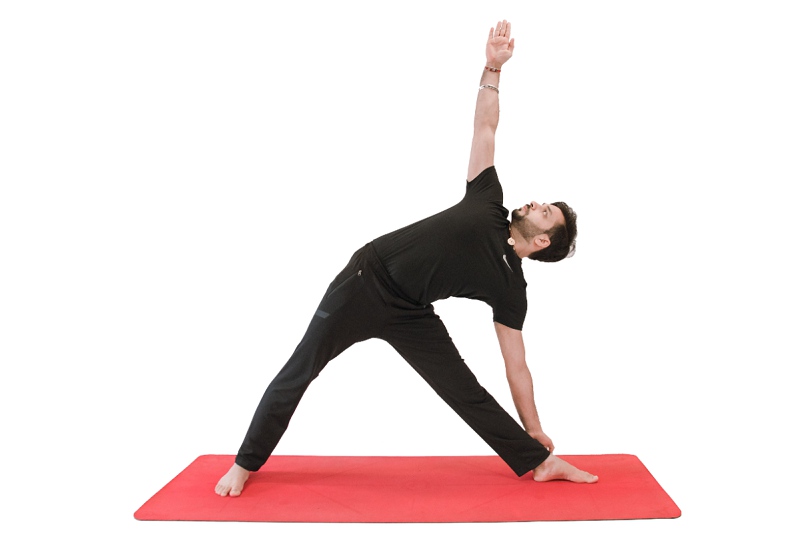 Tư thế yoga hình tam giác (Trikonasana)