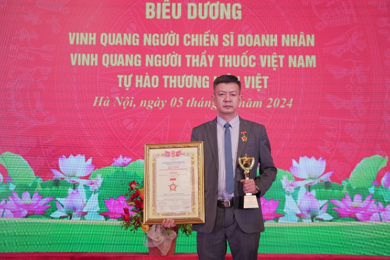 Lương y Tuấn được vinh quanh Người thầy thuốc Việt Nam vì nhân dân năm 2024